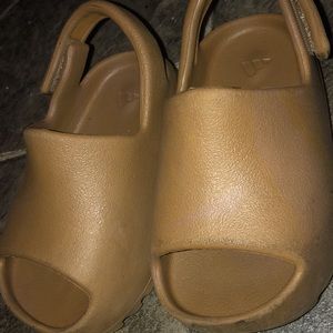 Toddler Yeezy slides